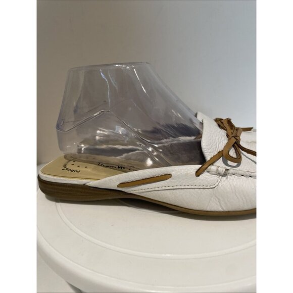 VTG Thom McAn Leather Slip On Mules Flats Women 6 White Comfort Old Money Japan - Picture 2 of 10